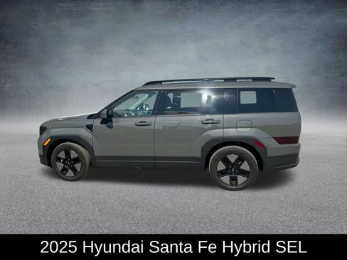 Used 2025 Hyundai Santa Fe SEL FWD image 2