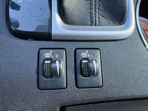 Used 2017 Toyota Highlander SE image 26