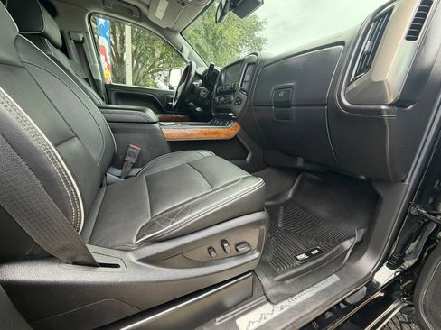 Used 2019 Chevrolet Silverado 2500 High Country w/ Duramax Plus Package AWD/4WD image 18