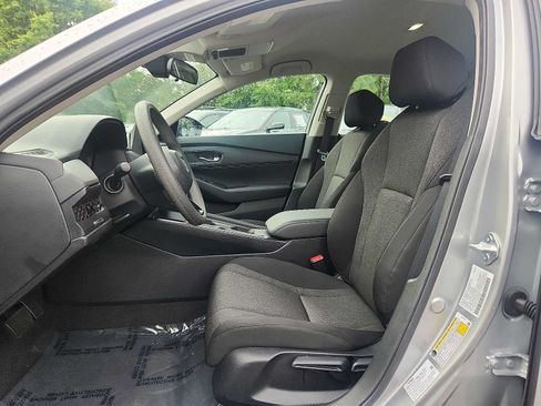Certified 2025 Honda Accord LX image 13