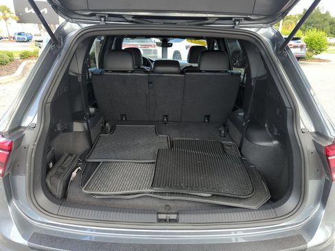Used 2023 Volkswagen Tiguan SE R-Line FWD image 19