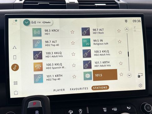 New 2026 Land Rover Defender 110 X-Dynamic SE image 23