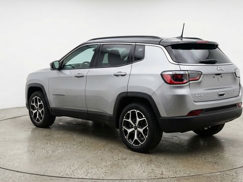 Used 2025 Jeep Compass Limited image 6