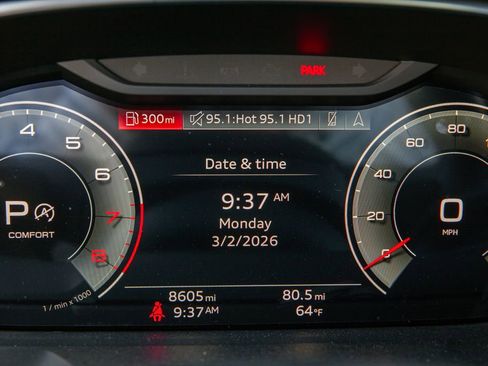 Used 2024 Audi Q3 2.0T Premium Plus image 18