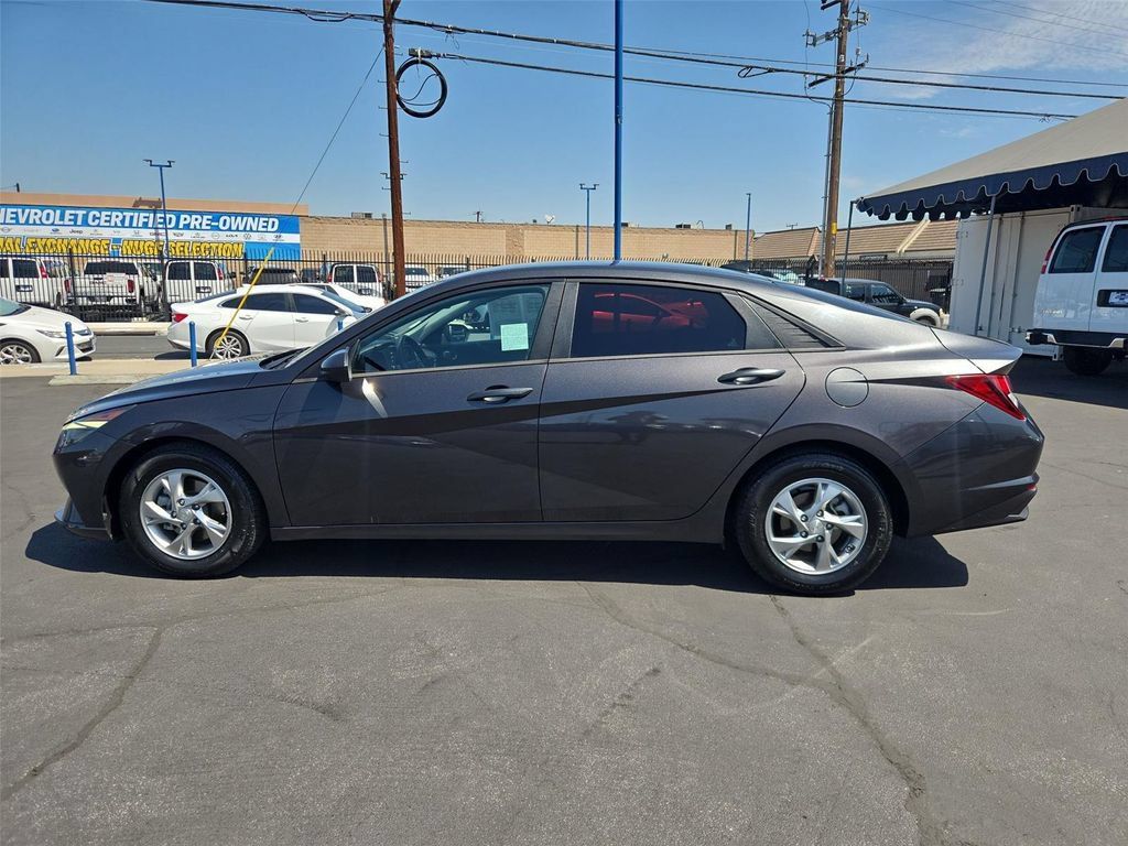 Used 2022 Hyundai Elantra SE w/ Cargo Package FWD image 30