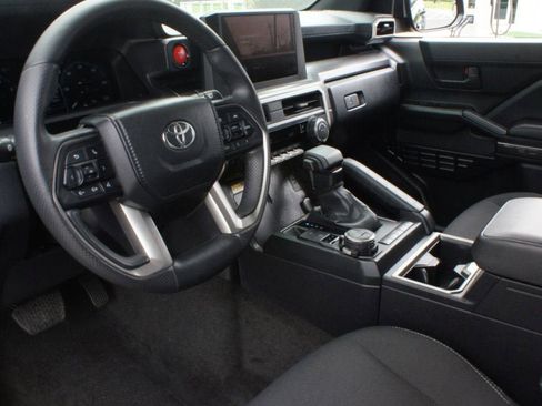 Used 2025 Toyota 4Runner TRD Off-Road AWD/4WD image 14