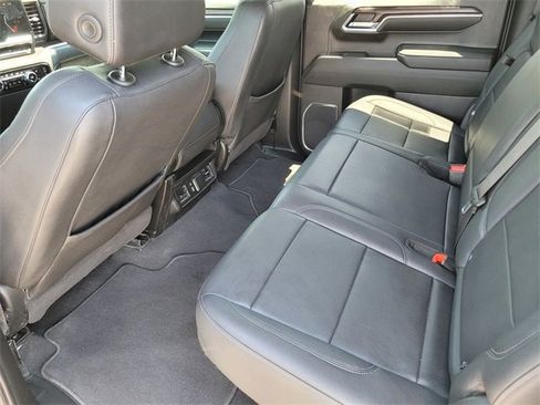 Used 2024 GMC Sierra 1500 SLT image 13