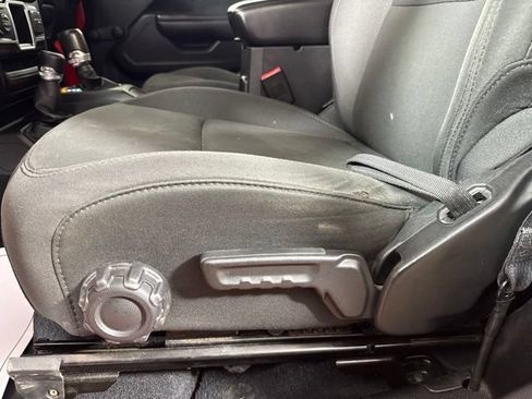 Used 2018 Jeep Wrangler Sport AWD/4WD image 15