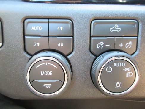 Certified 2026 Chevrolet Silverado 1500 LT AWD/4WD image 32