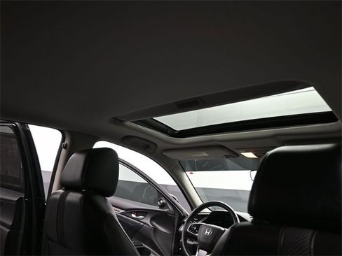 Used 2020 Honda Civic Touring image 25