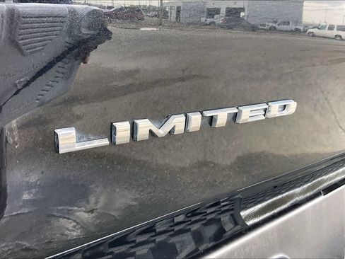 Used 2025 RAM 1500 Limited w/ Off Road Group AWD/4WD image 34