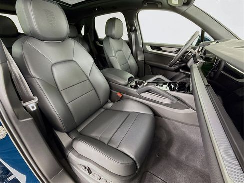 New 2025 Porsche Cayenne S image 30