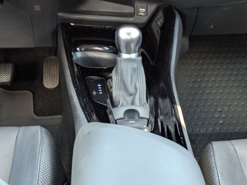 Used 2021 Toyota C-HR Limited image 19