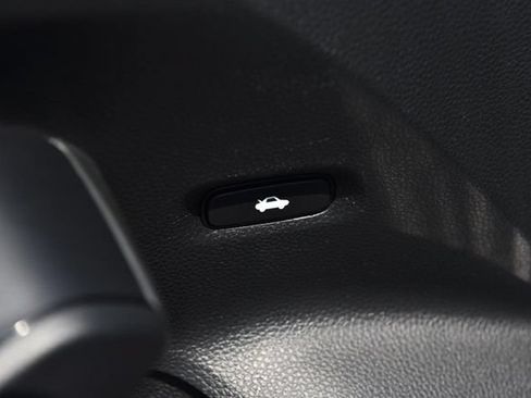 Used 2025 Honda Civic Sport image 9