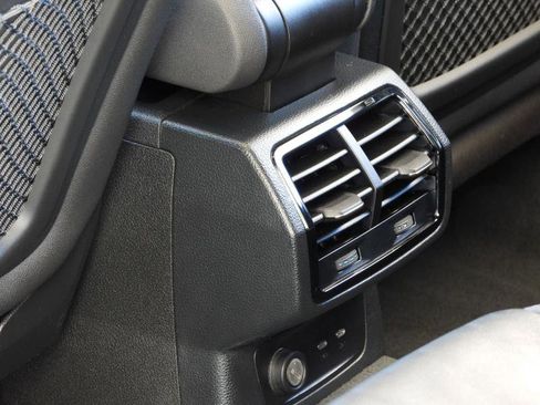 Used 2020 Audi Q3 2.0T Premium Plus w/ Premium Plus Package image 40