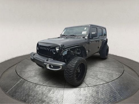 Used 2021 Jeep Wrangler Unlimited Sahara AWD/4WD image 3
