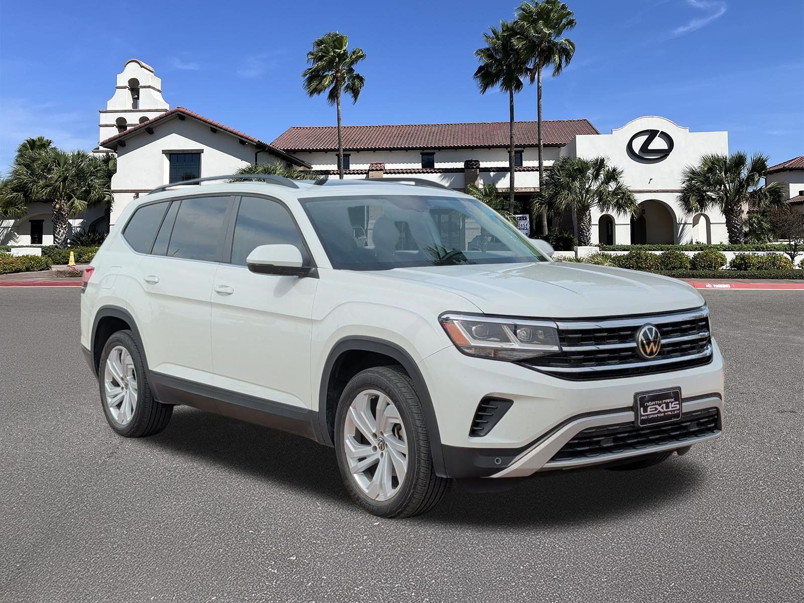 Used 2023 Volkswagen Atlas SE w/ Panoramic Sunroof Package FWD image 1