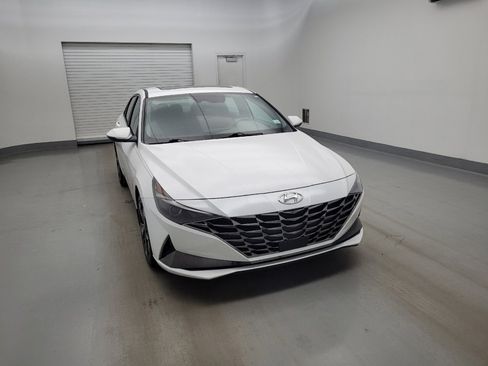 Used 2022 Hyundai Elantra SEL w/ Convenience + Premium Package FWD image 14