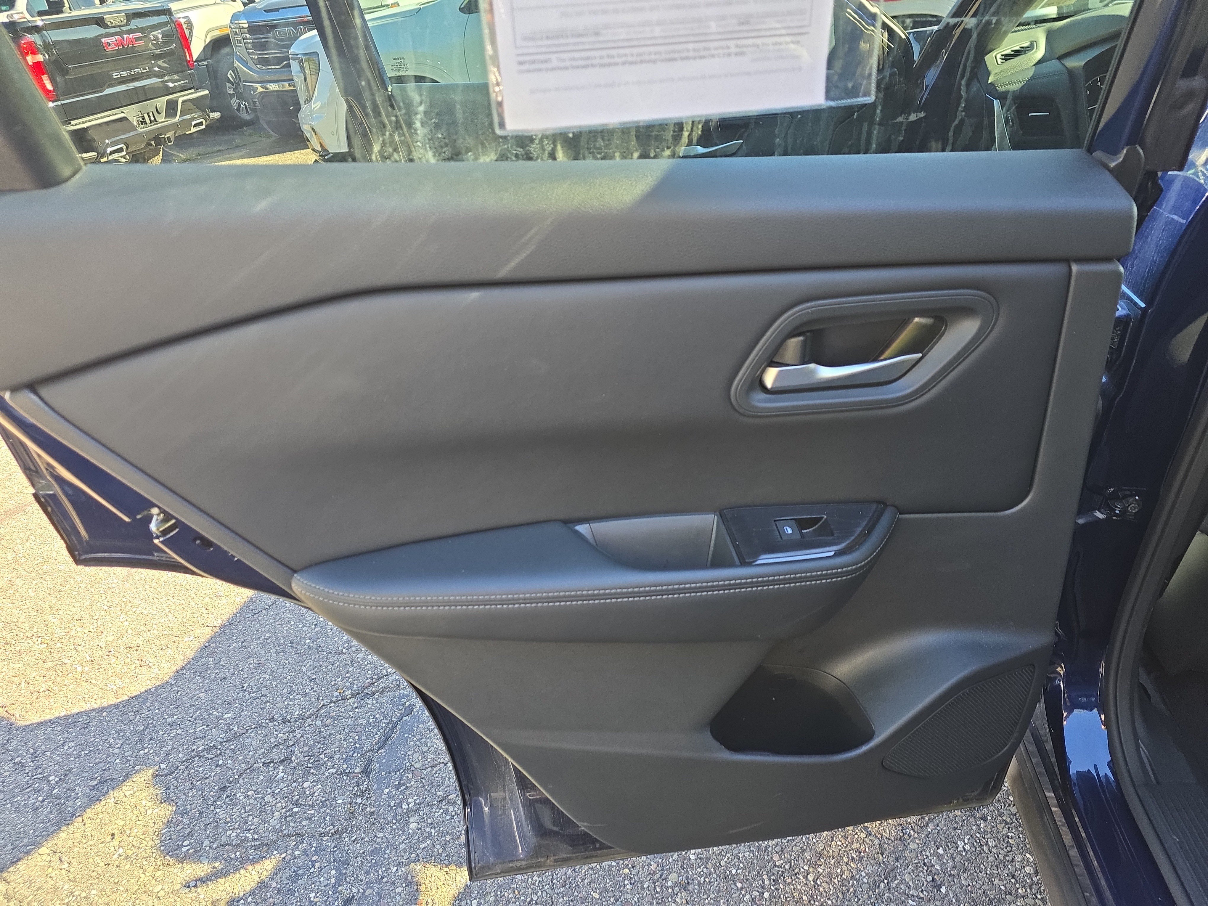 Used 2026 Nissan Rogue SV AWD/4WD image 18