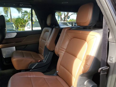 Certified 2023 Lincoln Navigator L Reserve image 12