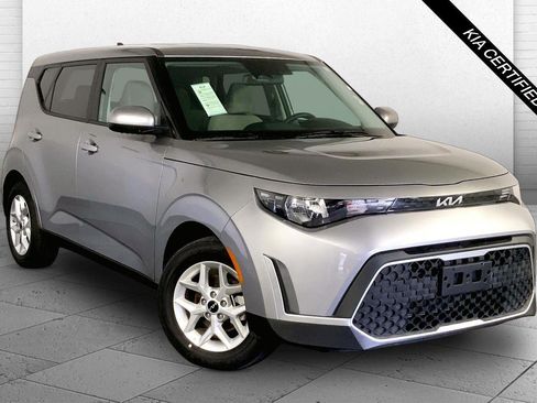 Used 2025 Kia Soul LX w/ LX Technology Package FWD image 1