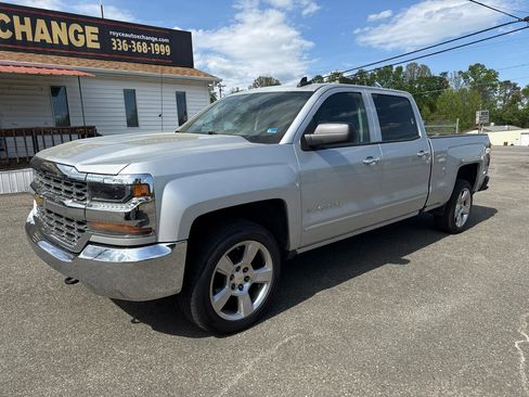 Used 2017 Chevrolet Silverado 1500 LT w/ LT Fleet Plus Package image 3