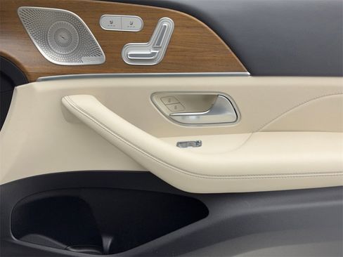 Used 2022 Mercedes-Benz GLE 350 4MATIC w/ AMG Line Exterior image 48