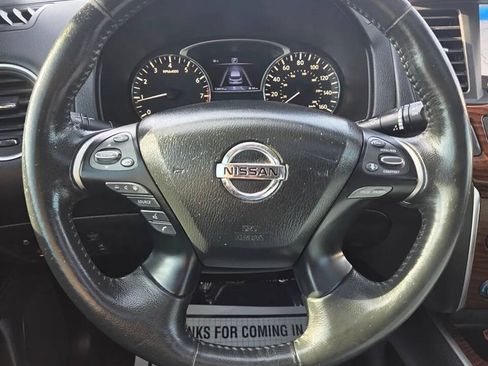 Used 2017 Nissan Pathfinder Platinum FWD image 8
