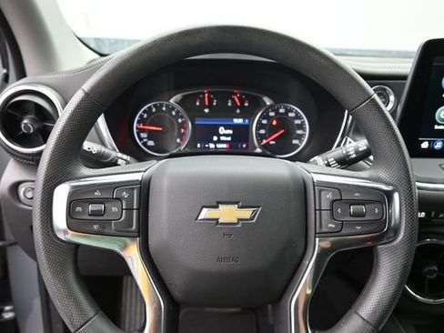 Used 2025 Chevrolet Blazer LT FWD image 17