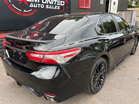 Used 2018 Toyota Camry SE w/ Audio Package FWD image 7