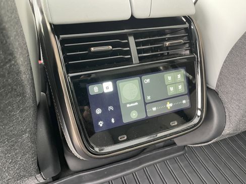 Used 2025 Rivian R1S Premium image 14