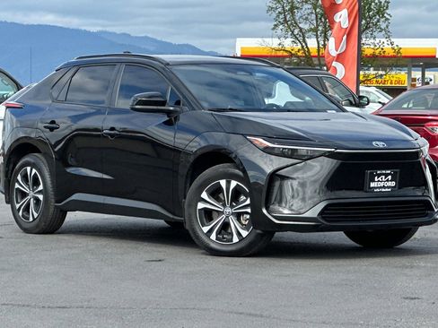 Used 2024 Toyota bZ4X AWD w/ Weather Package image 2