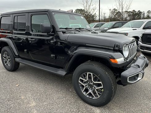 New 2026 Jeep Wrangler Unlimited Sahara AWD/4WD image 5