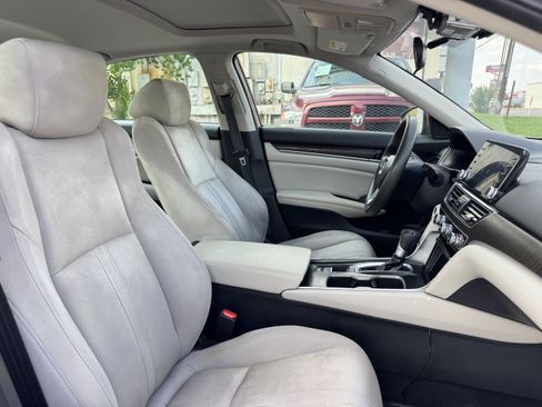 Used 2020 Honda Accord EX image 12