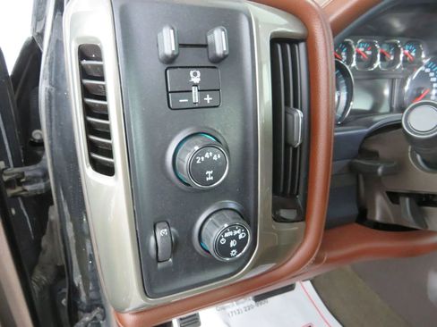 Used 2018 Chevrolet Silverado 2500 High Country image 18