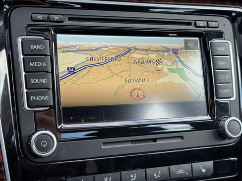 Used 2013 Volkswagen Passat 2.5 SEL Premium image 21