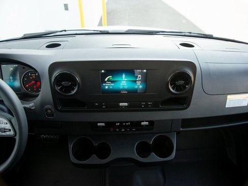 Used 2024 Mercedes-Benz Sprinter 144 Cargo image 27