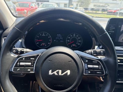 Used 2023 Kia Seltos S FWD image 27