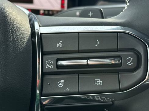 New 2026 GMC Acadia Denali w/ Super Cruise Package image 31