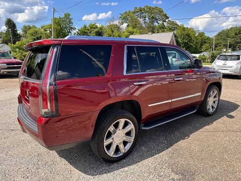 Used 2017 Cadillac Escalade Luxury AWD/4WD image 4