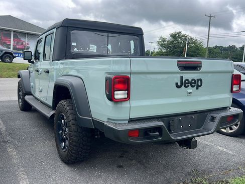 Used 2023 Jeep Gladiator Sport w/ Trailer Tow Package AWD/4WD image 2