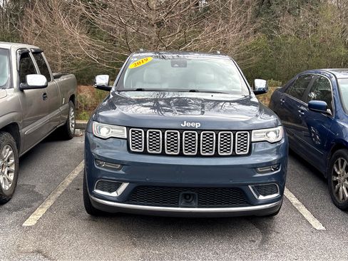 Used 2019 Jeep Grand Cherokee Summit image 2