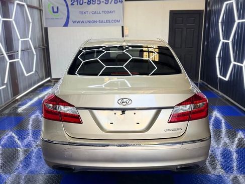 Used 2012 Hyundai Genesis 3.8 image 16