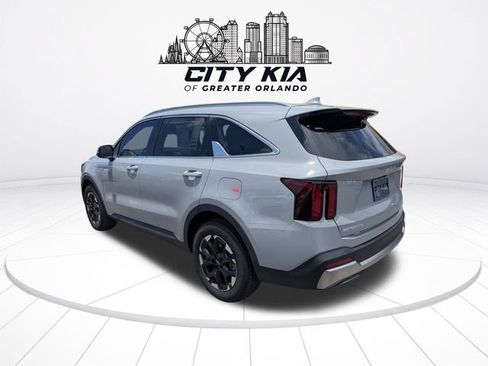 Used 2026 Kia Sorento S FWD image 3
