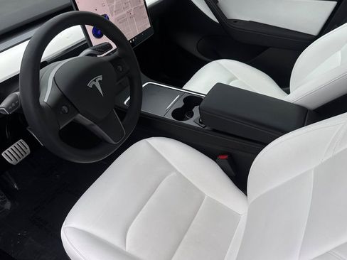 Used 2022 Tesla Model Y Performance AWD/4WD image 11