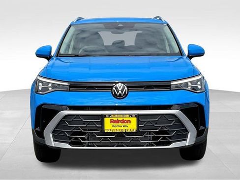 New 2025 Volkswagen Taos SE image 15