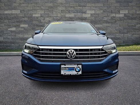 Used 2020 Volkswagen Jetta SE w/ SE Cold Weather Package FWD image 2