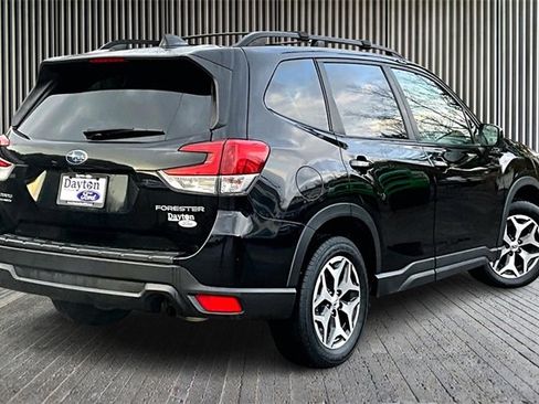 Used 2020 Subaru Forester Premium image 2