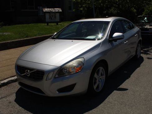 Used 2012 Volvo S60 T5 FWD image 3