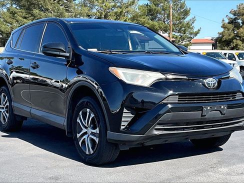 Used 2018 Toyota RAV4 LE w/ All Weather Liner Package FWD image 2